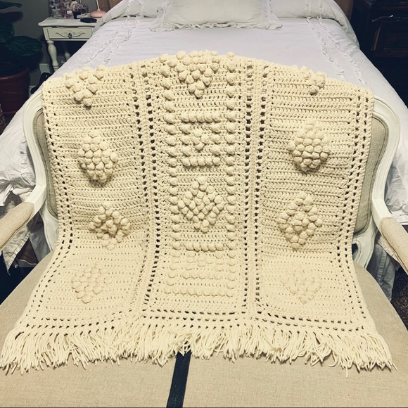 Handmade Chunky Knitted Off-White Blanket Throw - Picture 3 of 5